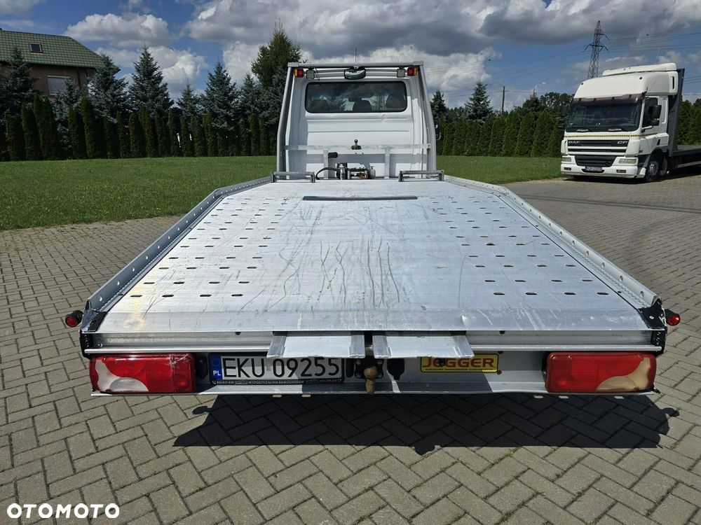 Mercedes-Benz Sprinter - 12