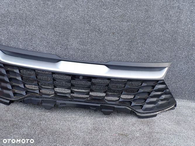 KIA SPORTAGE V 5 21- atrapa grill pod kamerę struktura - 3
