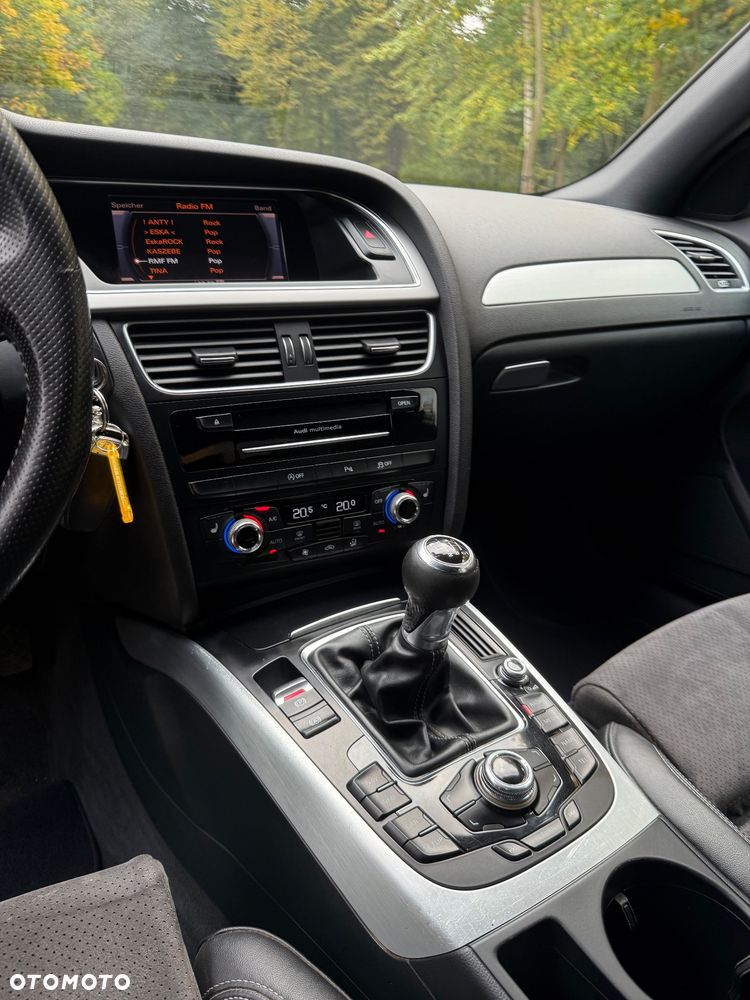 Audi A4 Avant 2.0 TDI DPF clean diesel S line Sportpaket - 10