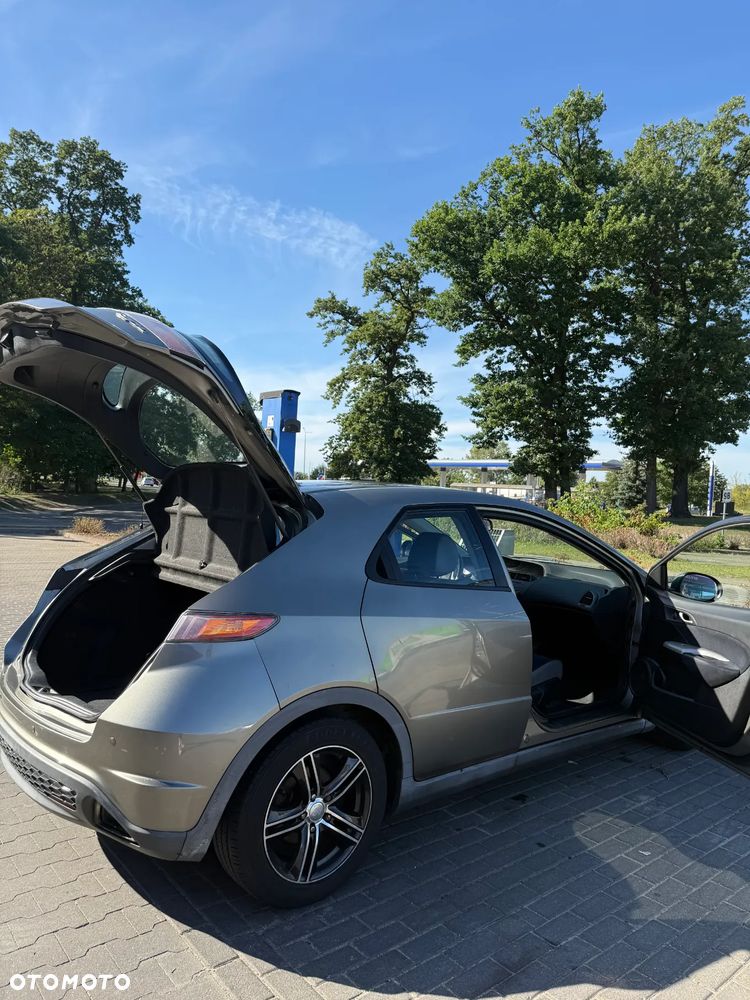 Honda Civic 1.8 Comfort - 10