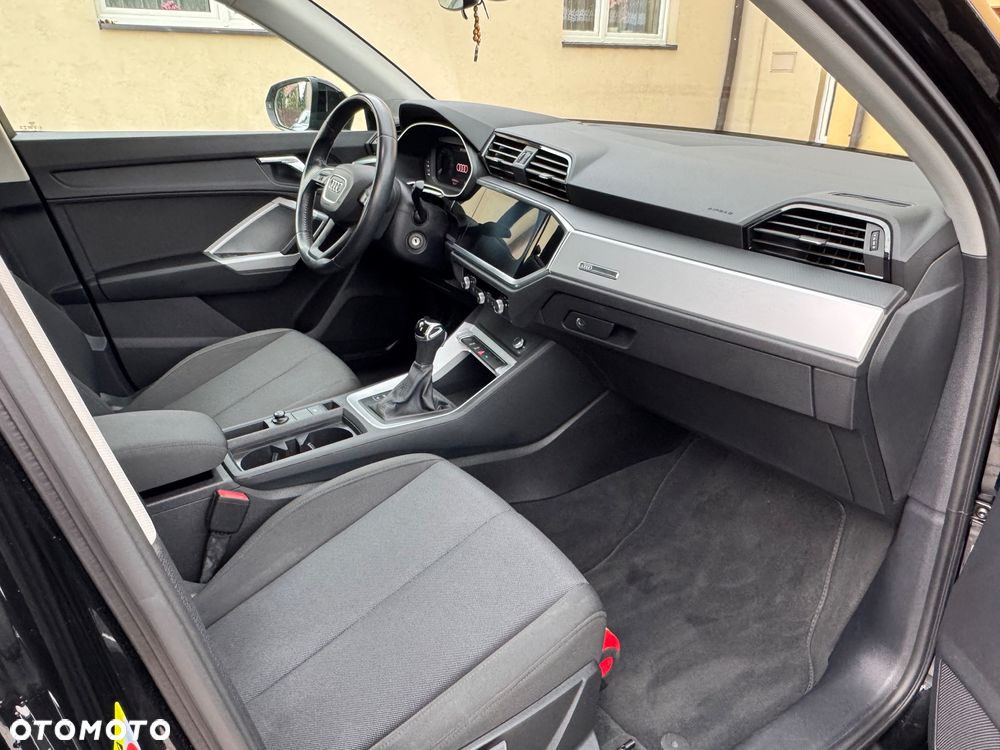 Audi Q3 35 TFSI S tronic - 11