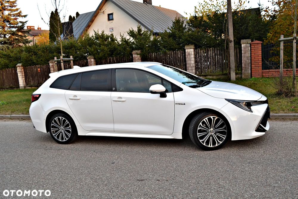 Toyota Corolla 2.0 Hybrid Comfort - 24