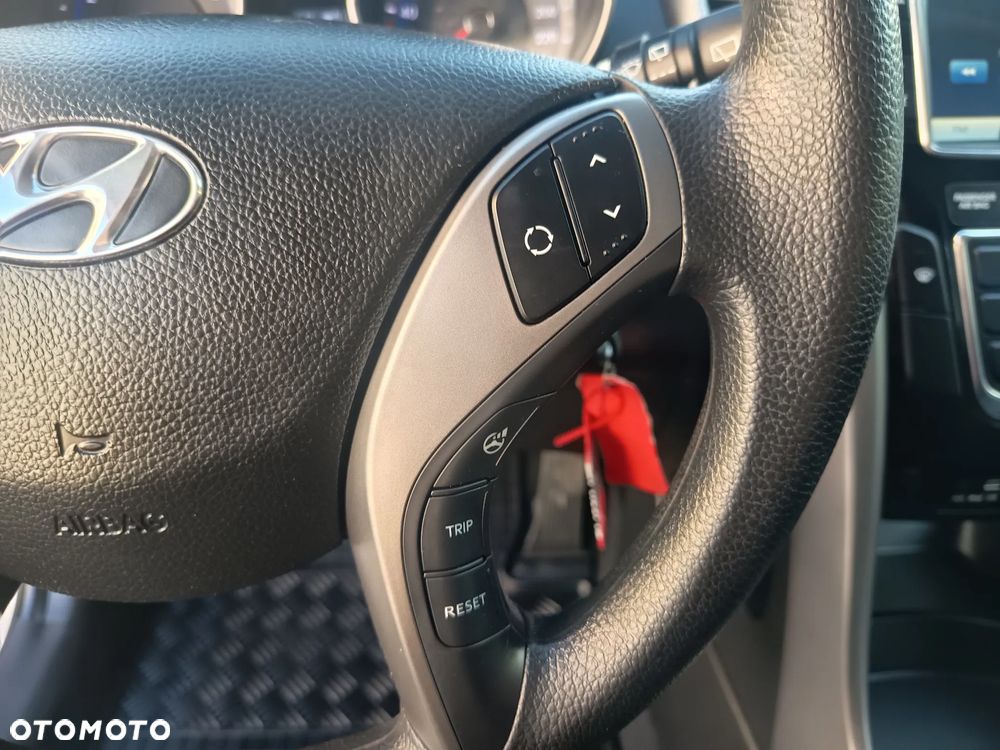 Hyundai i30 blue 1.4 Style - 24