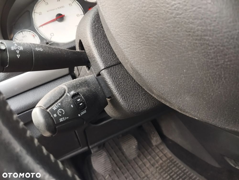 Peugeot 407 2.0 Premium Navtech - 30