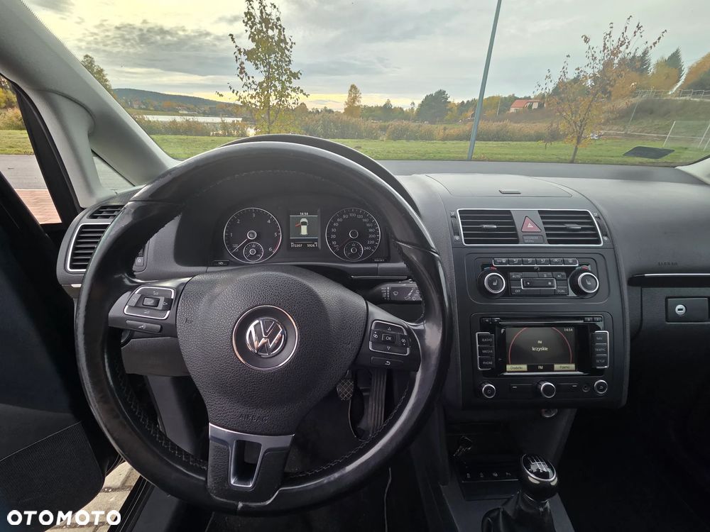 Volkswagen Touran 2.0 TDI DPF Highline - 17