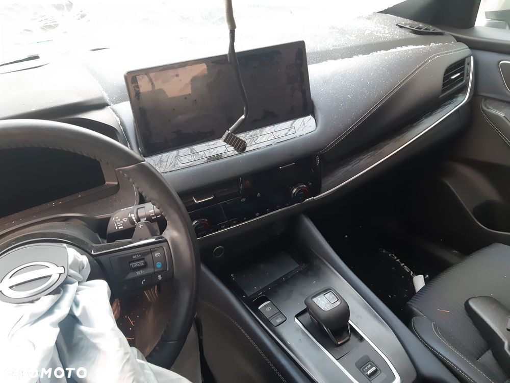 Nissan Qashqai 1.3 DIG-T mHEV N-Connecta Xtronic - 11