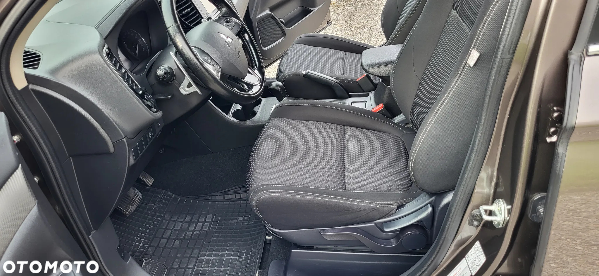 Mitsubishi Outlander 2.0 Intense + 4WD CVT - 15
