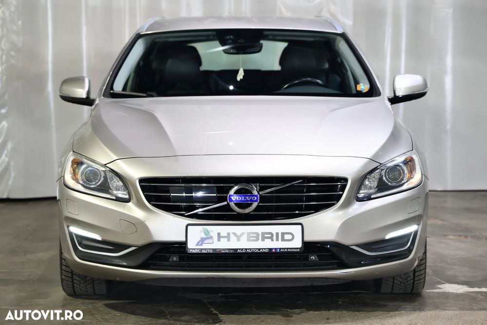 Volvo V60 D6 Plug-In-Hybrid AWD Geartronic Momentum - 37