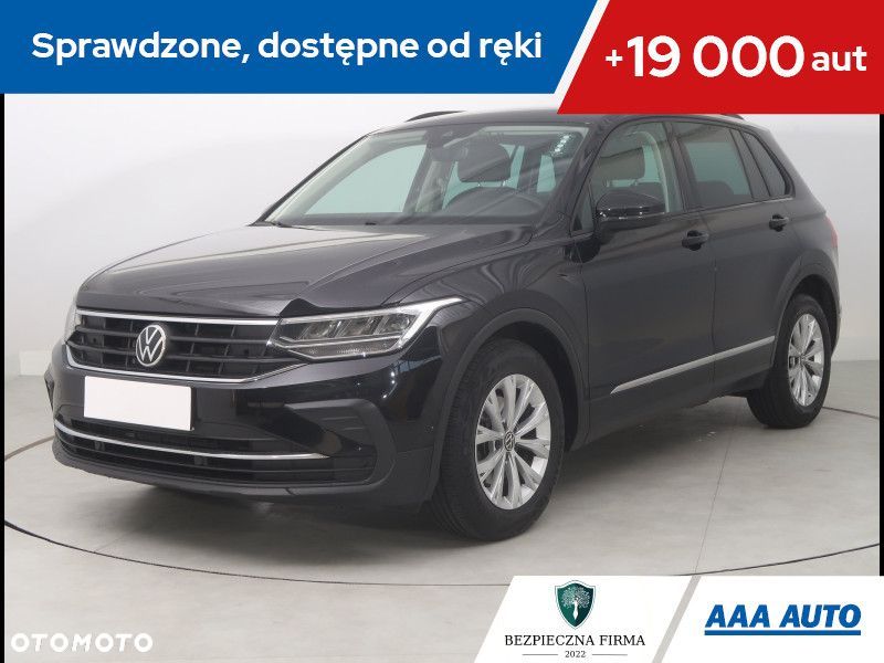 Volkswagen Tiguan - 1