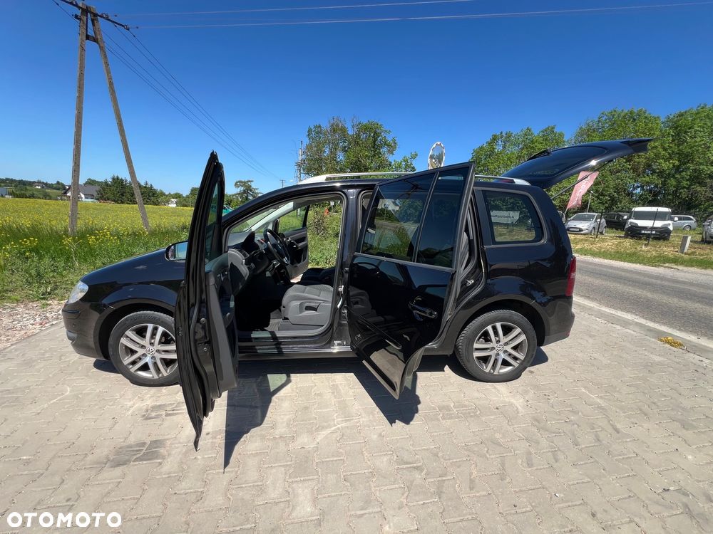Volkswagen Touran - 27
