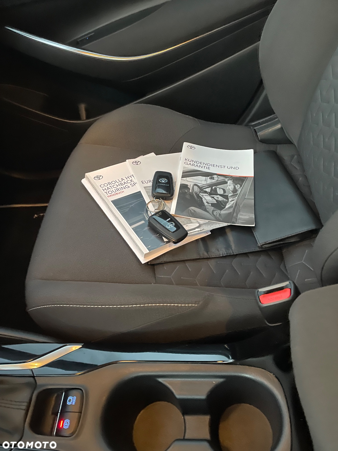Toyota Corolla 1.8 Hybrid Comfort - 12