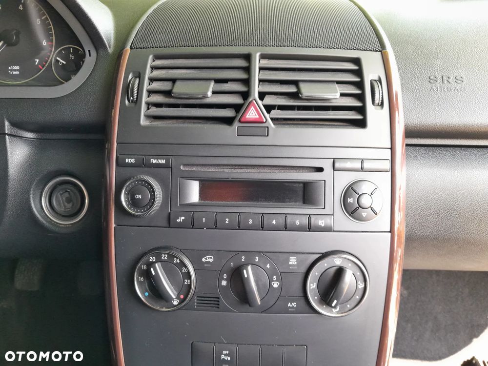 Radioodtwarzacz CD MERCEDES A W169 04-12r. - 1