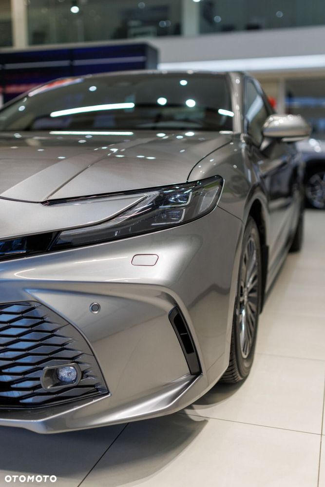 Toyota Camry - 14