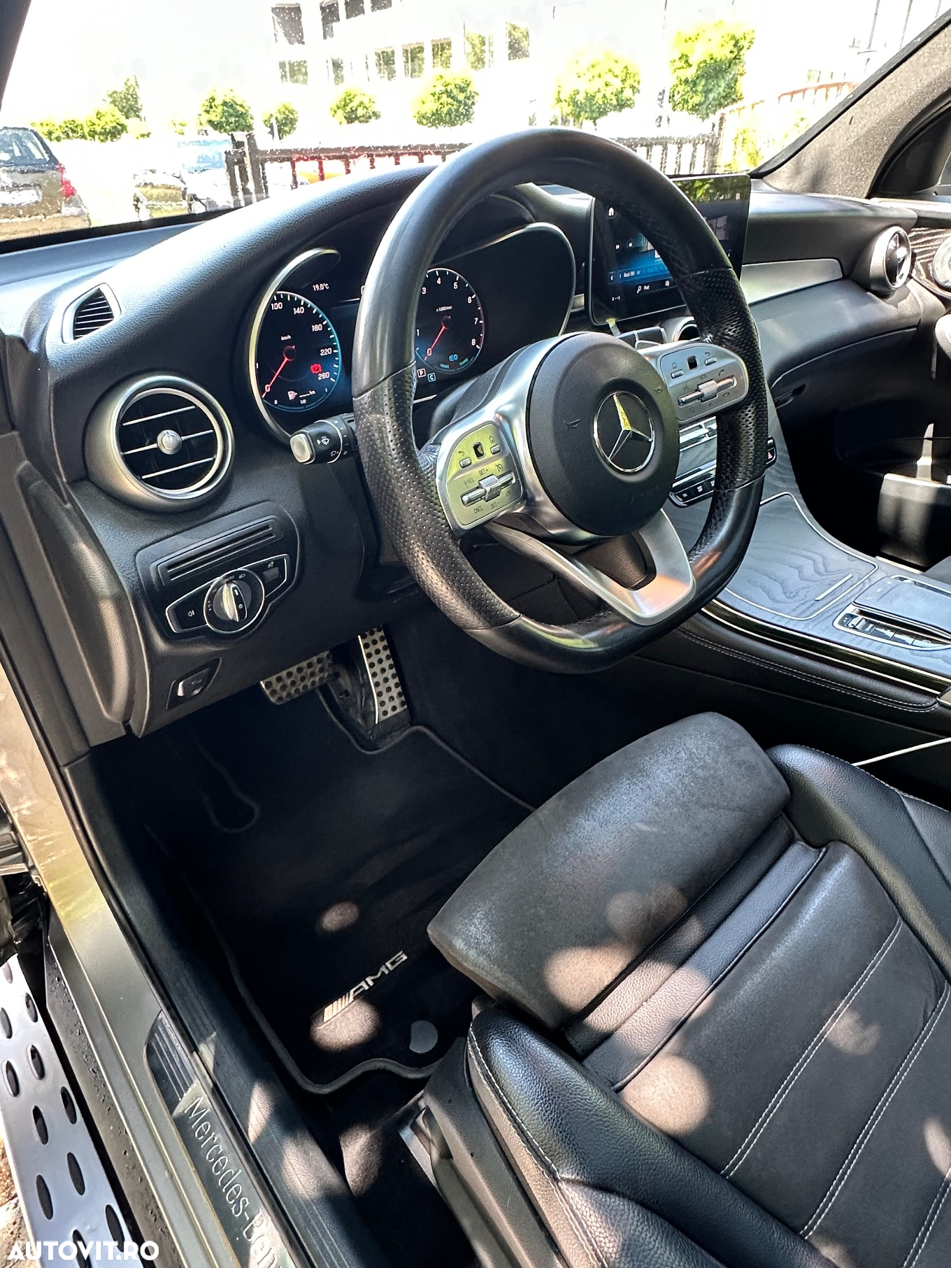 Mercedes-Benz GLC 300 4MATIC - 9
