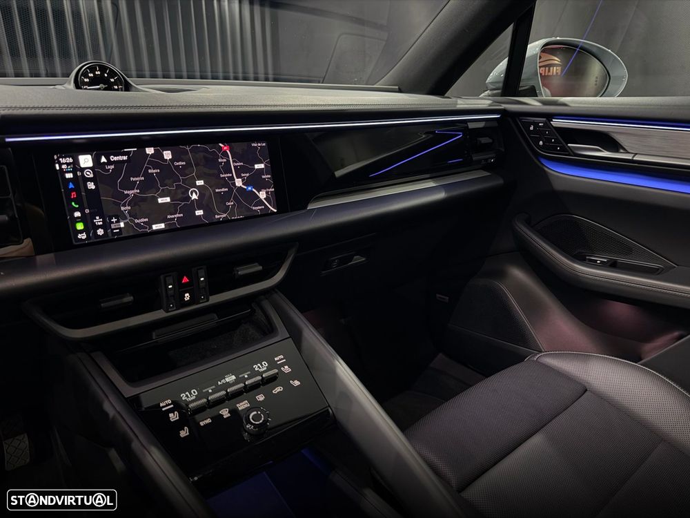 Porsche Macan Electric 4 - 23
