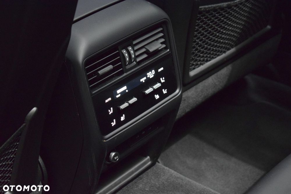 Porsche Cayenne - 16