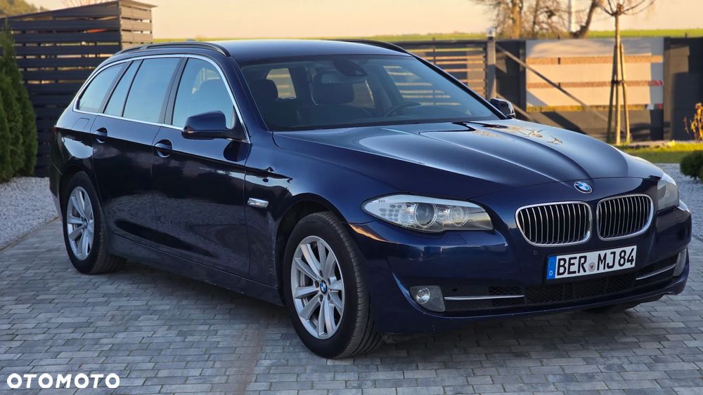 BMW Seria 5 ver-520d-blue-performance - 10