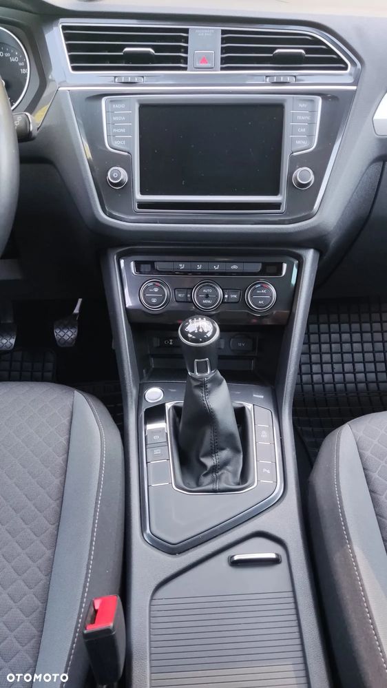 Volkswagen Tiguan - 8