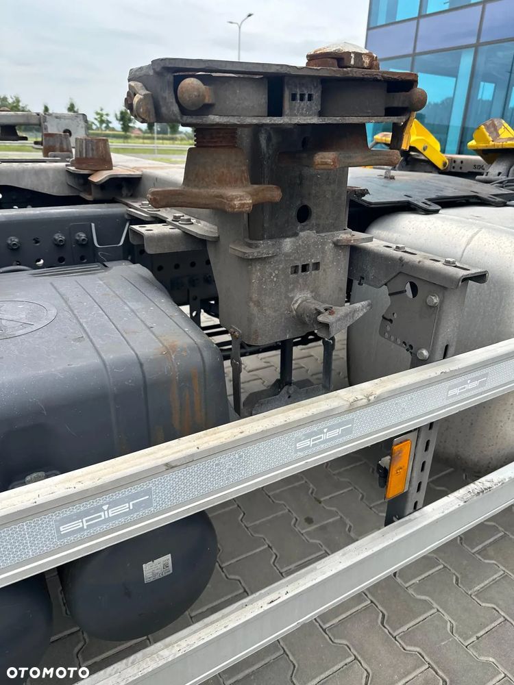 Mercedes-Benz 2548 - 13