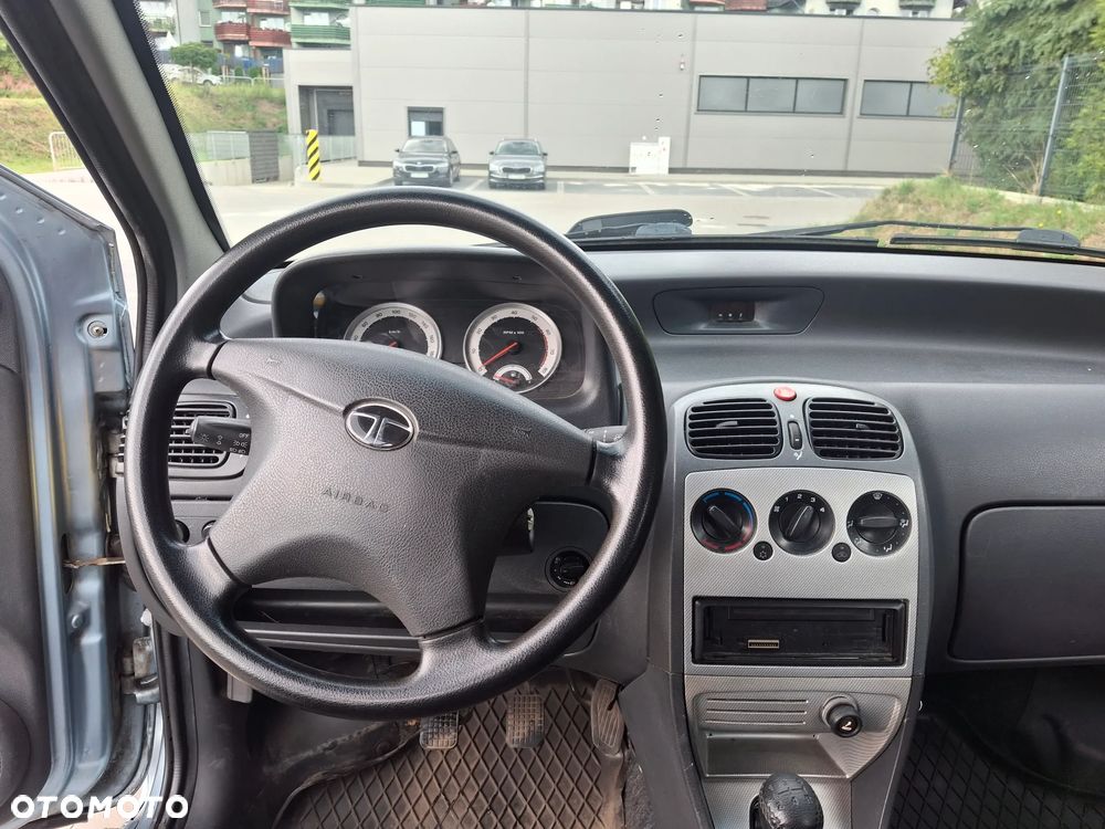 Tata Indica 1.4 GLS - 9