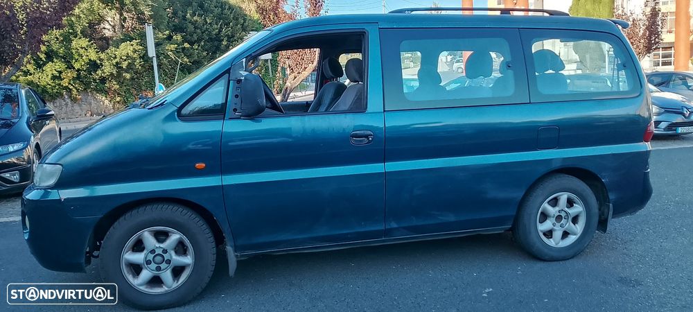 Hyundai H-1 Starex - 1