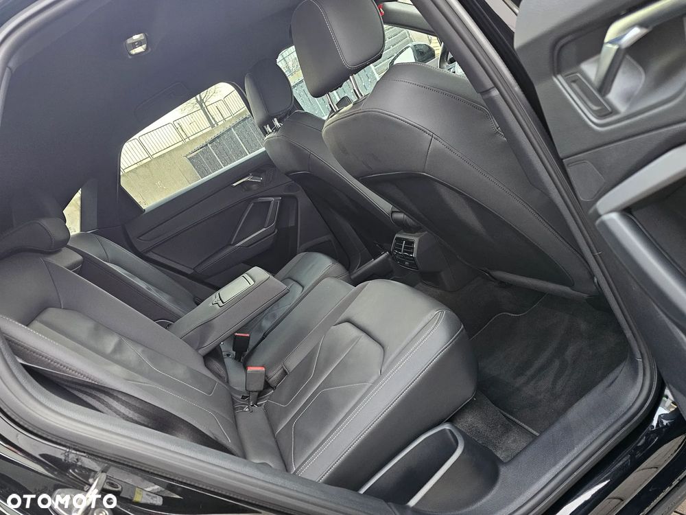 Audi Q3 Sportback 35 TDI quattro S tronic S line - 24