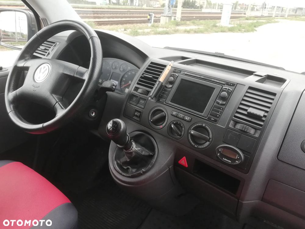 Volkswagen Caravelle - 6