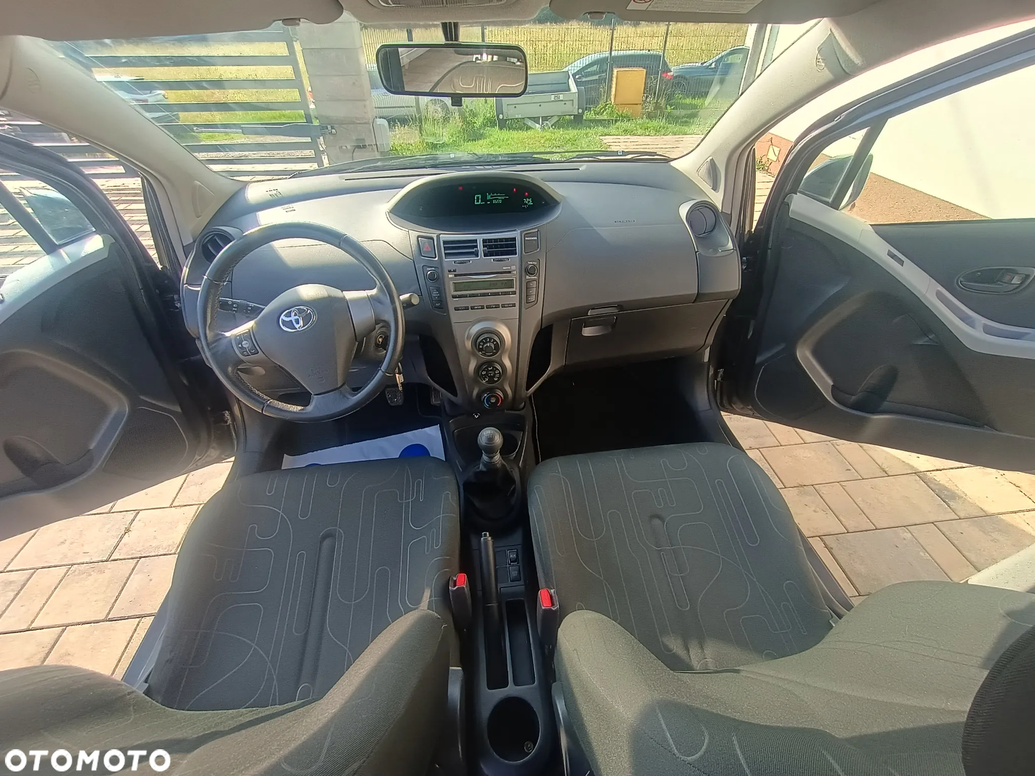 Toyota Yaris 1.33 VVT-i Cool - 23