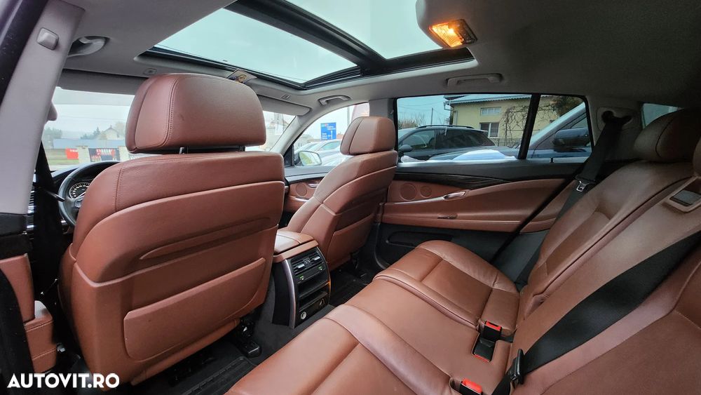 BMW Seria 5 530d xDrive Gran Turismo - 35