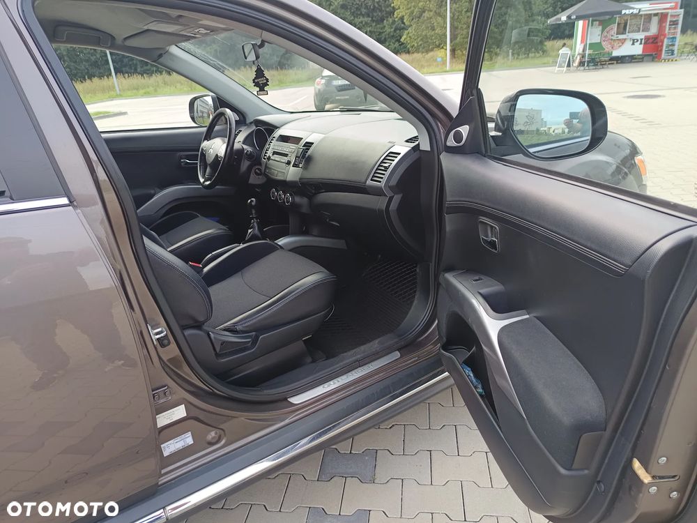 Mitsubishi Outlander 2.0 DID Invite SE - 20