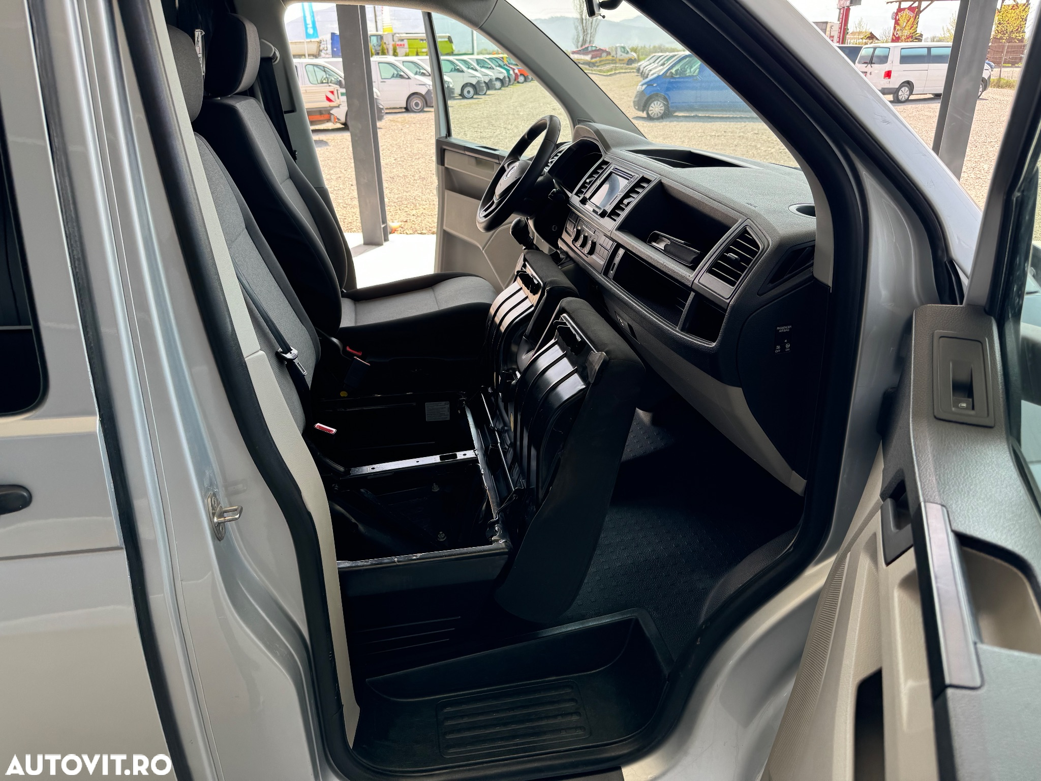 Volkswagen Transporter - 24
