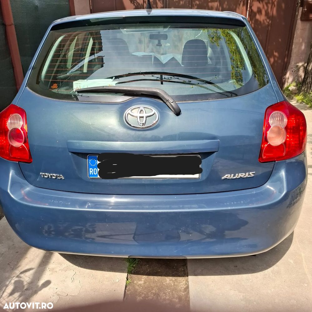 Toyota Auris 1.4 Luna Plus - 4