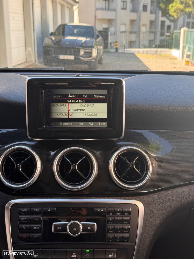 Mercedes-Benz CLA 180 (CDI) d AMG Line - 16