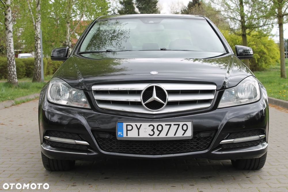 Mercedes-Benz Klasa C 180 CDI DPF (BlueEFFICIENCY) 7G-TRONIC Avantgarde - 20