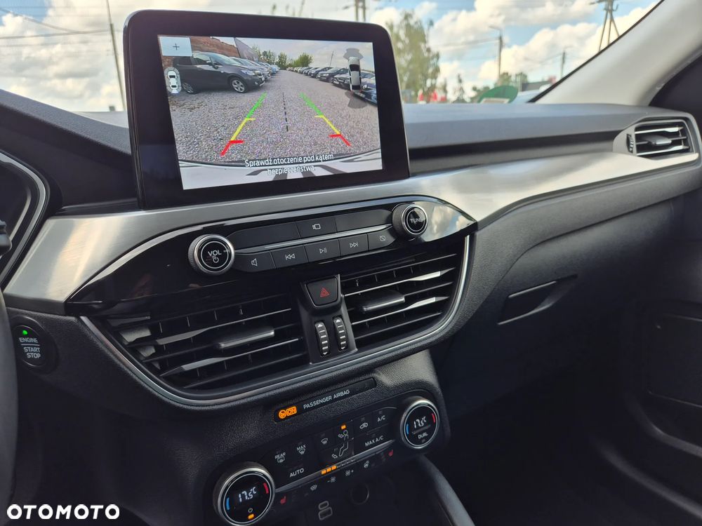 Ford Kuga - 36
