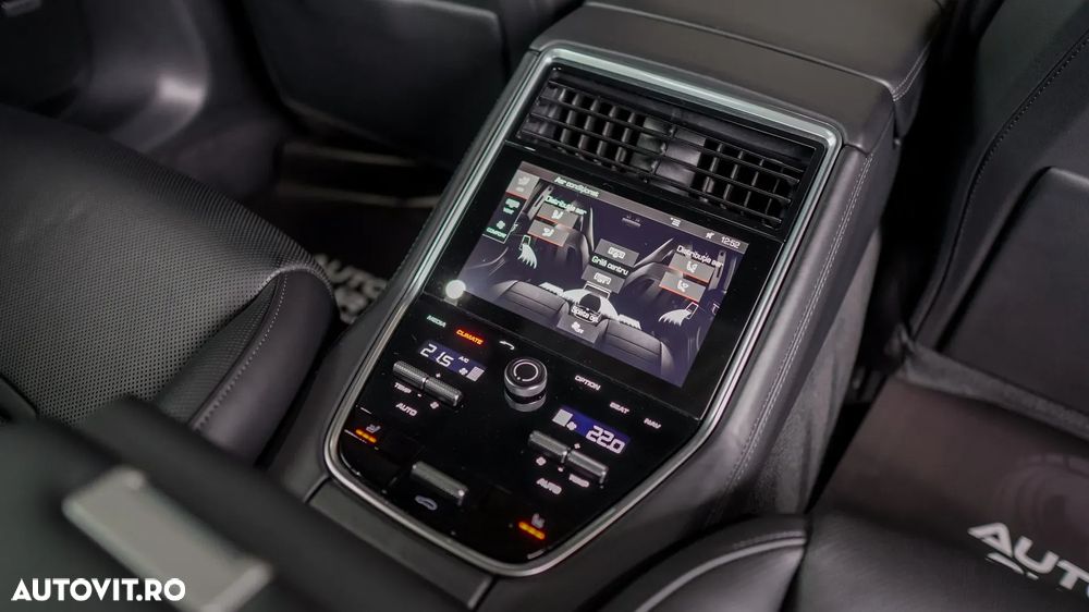 Porsche Panamera 4 E-Hybrid - 34