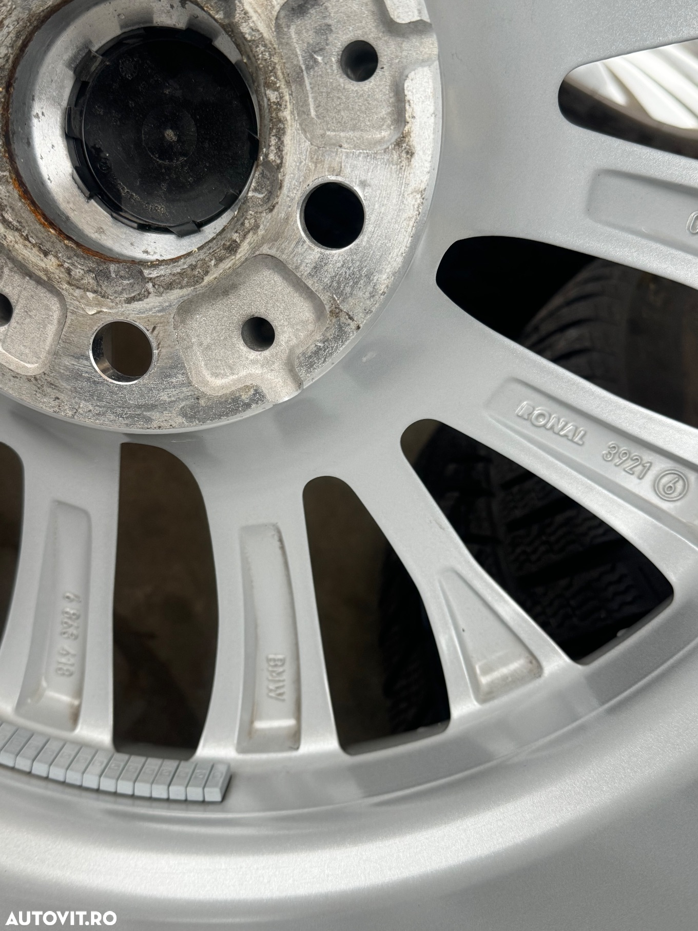 Vând jante originale BMW G30 seria 5 pe 18” cu anvelope de iarnă - 8