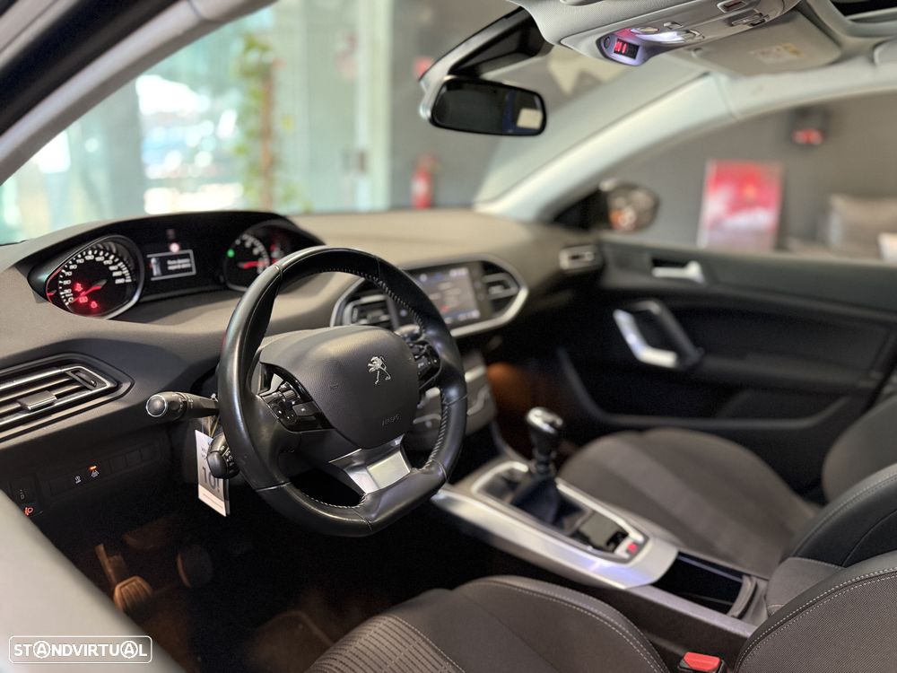Peugeot 308 SW PureTech 130 Allure - 11