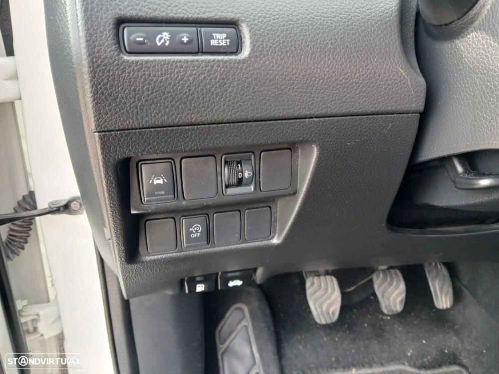 Nissan Qashqai 1.5 dCi N-Connecta - 23