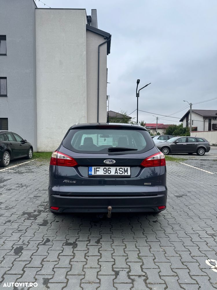 Ford Focus 1.6 TDCI DPF Titanium - 8