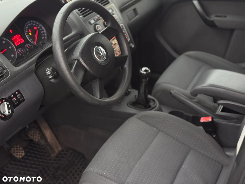 Volkswagen Touran 2.0 TDI DPF Highline - 10