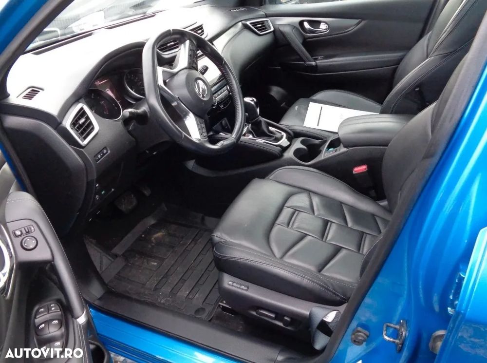 Nissan Qashqai 1.6 DCI Xtronic TEKNA+ - 4