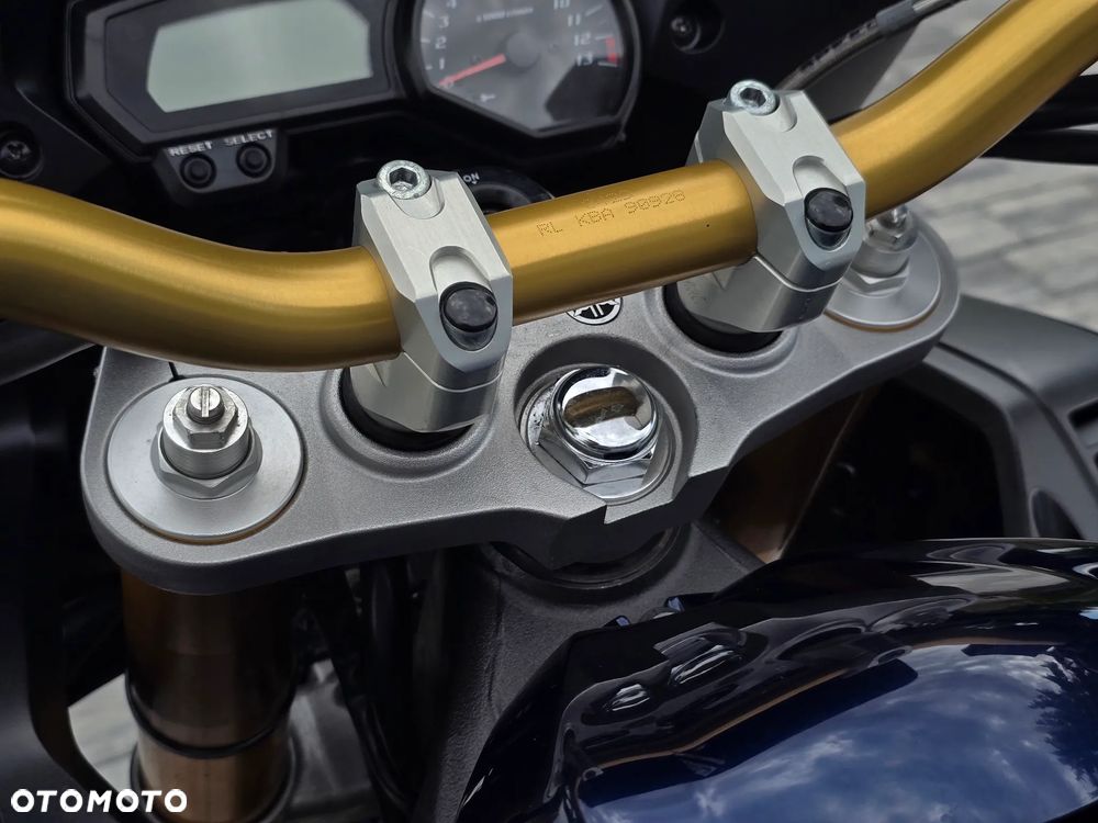 Yamaha FZ - 33