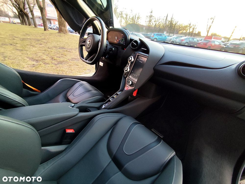 McLaren 720S Coupe Performance - 18