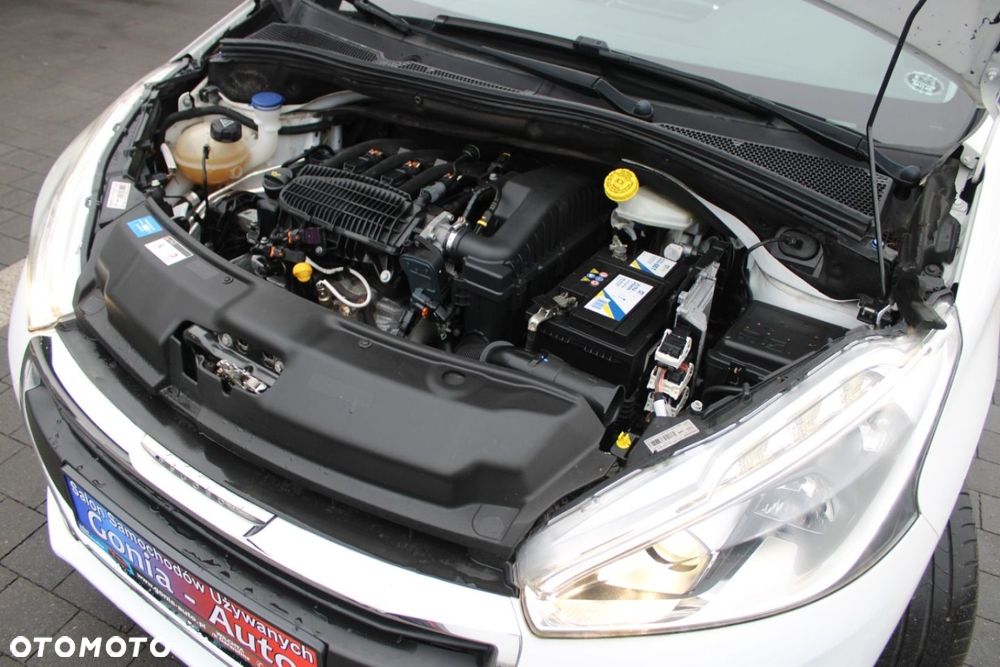 Peugeot 208 - 17