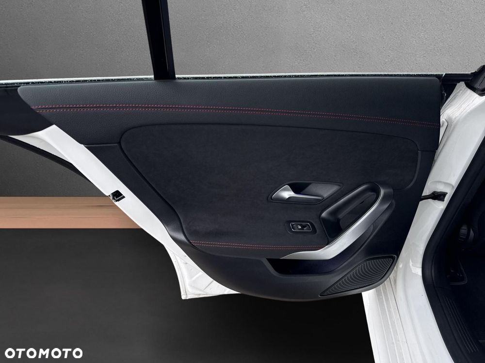 Mercedes-Benz CLA - 14