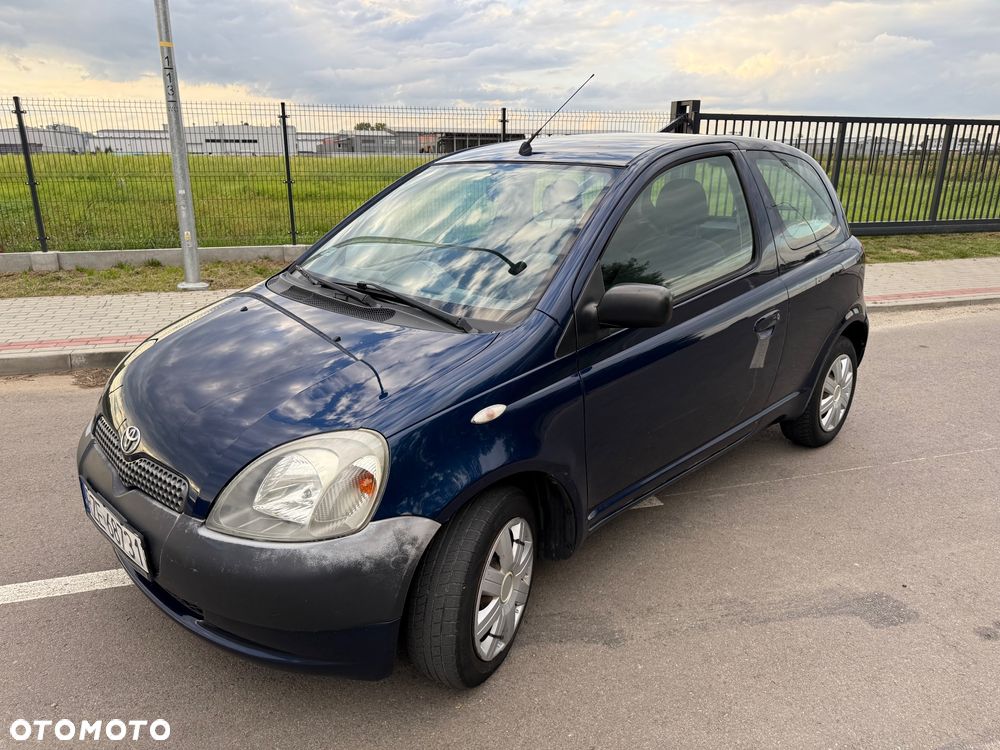Toyota Yaris 1.0 Base - 2