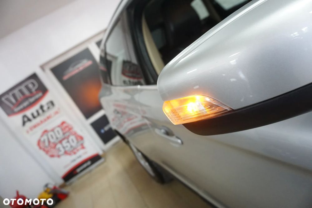 Volvo XC 60 2.4D DRIVe Momentum - 17