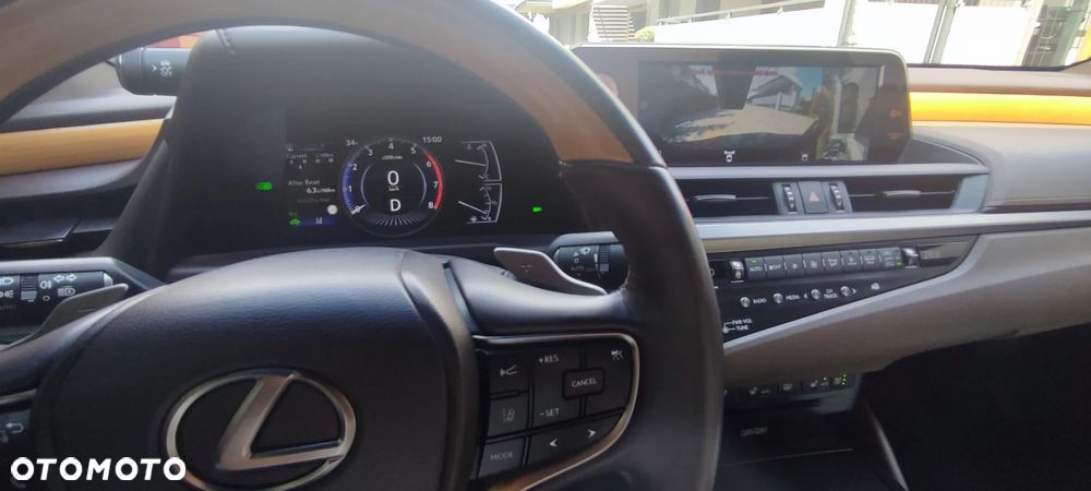 Lexus ES 300h Omotenashi - 20