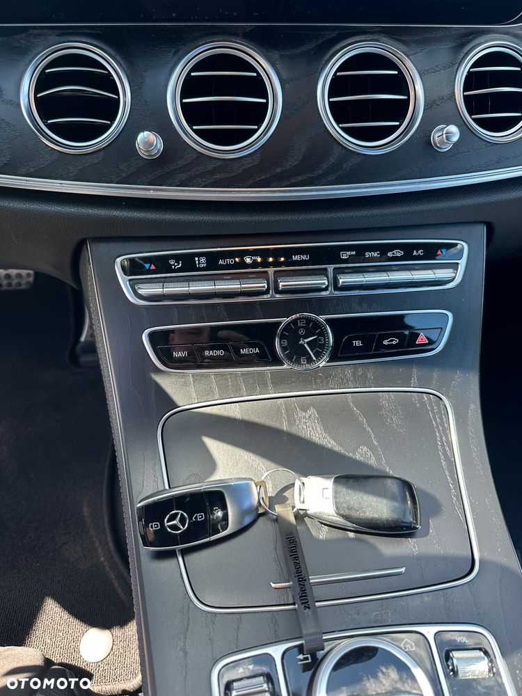 Mercedes-Benz Klasa E 350 d 4Matic 9G-TRONIC AMG Line - 21